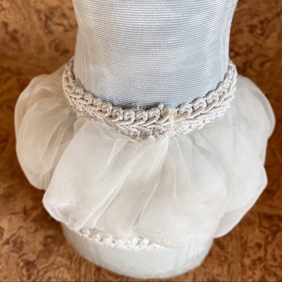 ❌SOLD❌ VTG Blue Victorian Lace Mini Mannequin - Picture 9 of 11